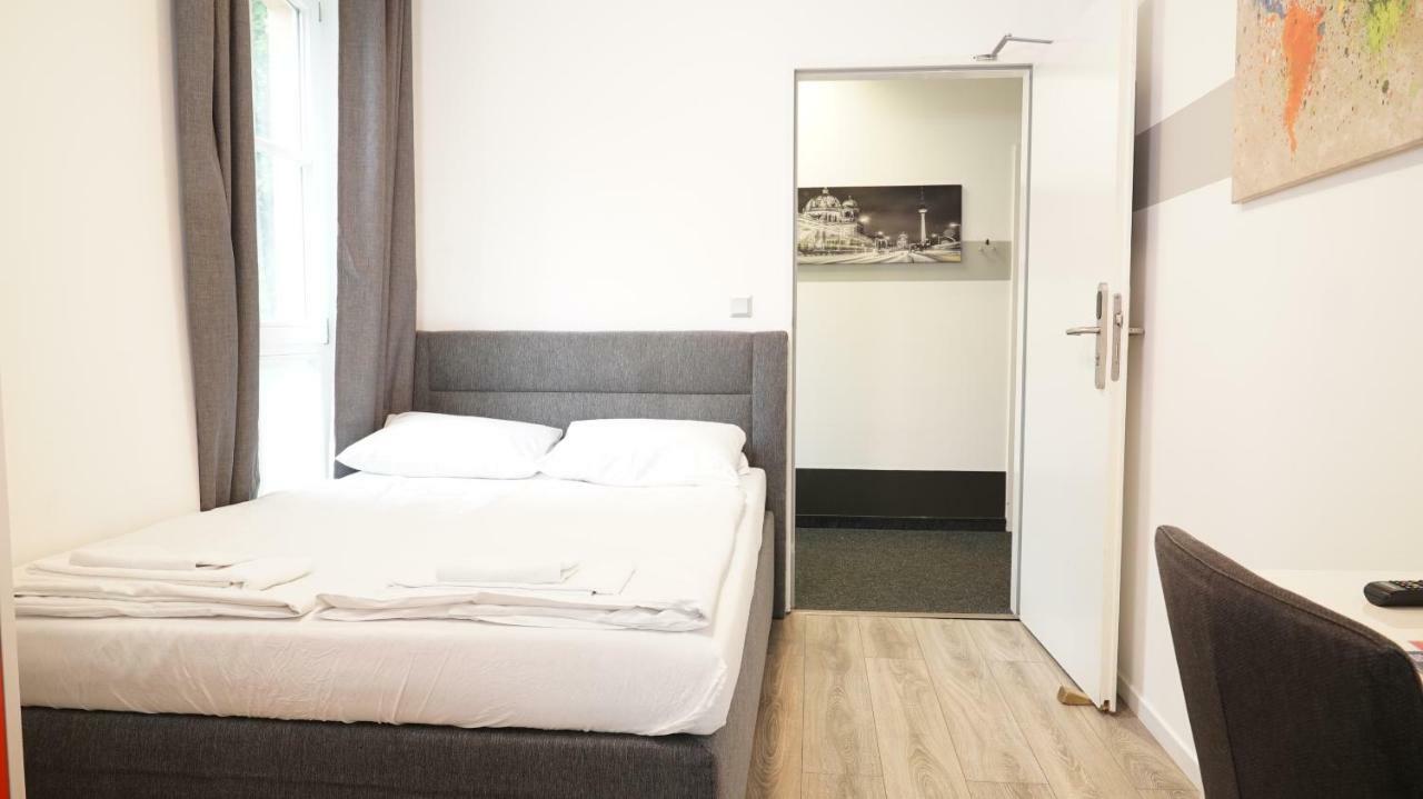 Check In Hotel Берлин Екстериор снимка