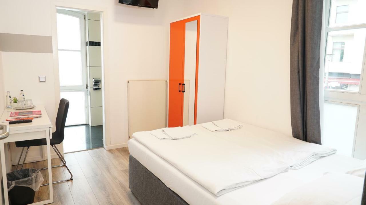 Check In Hotel Берлин Екстериор снимка