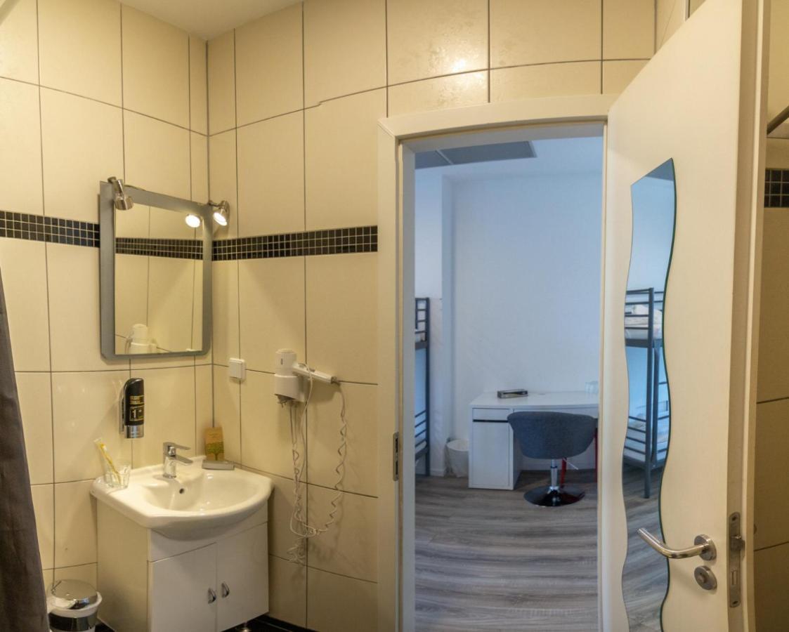 Check In Hotel Берлин Екстериор снимка